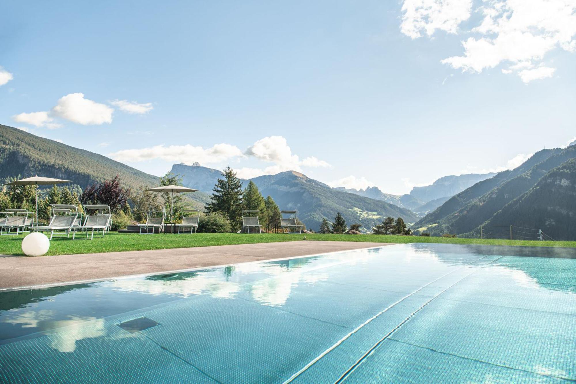Villa Scherlin Urtijëi Buitenkant foto