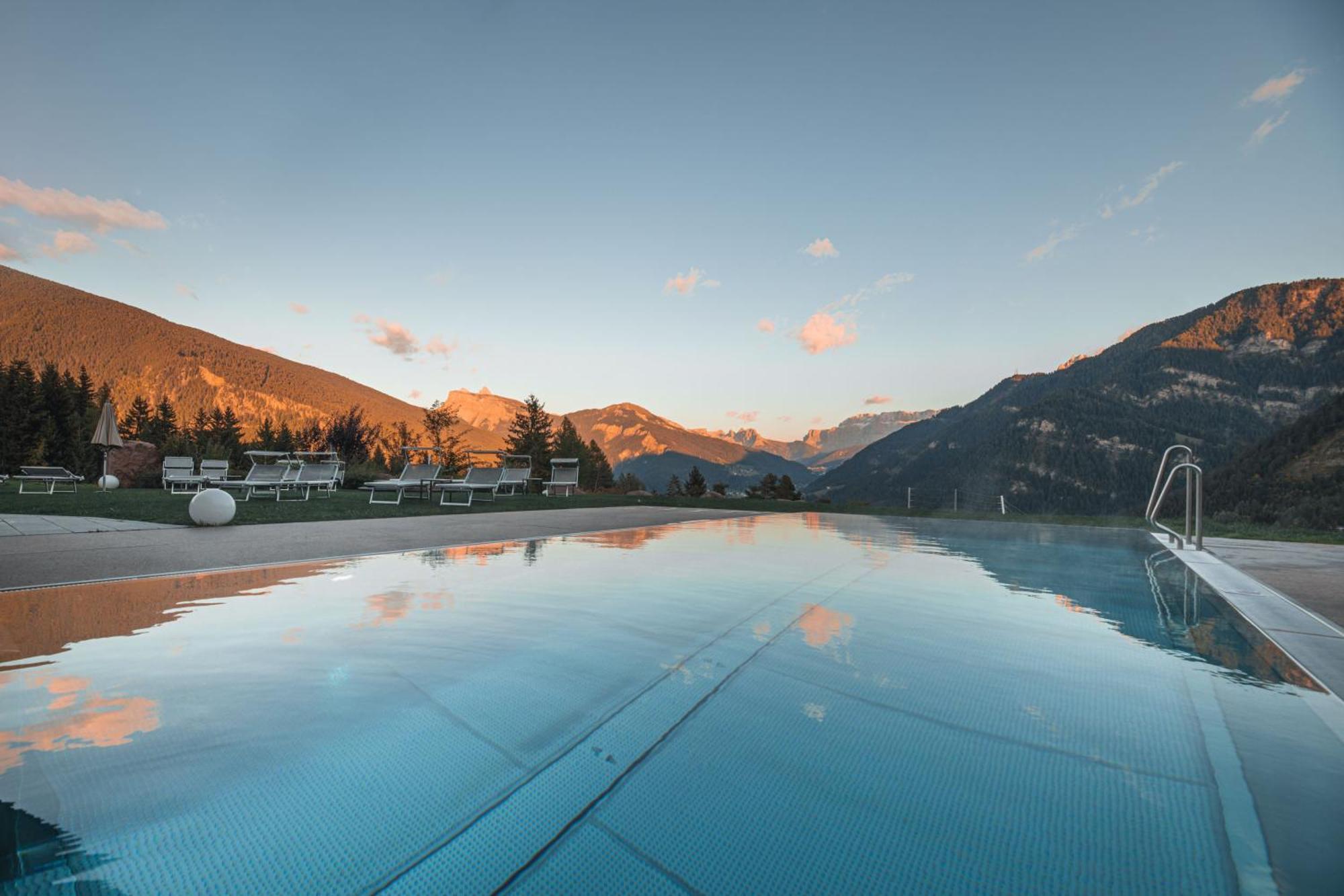 Villa Scherlin Urtijëi Buitenkant foto